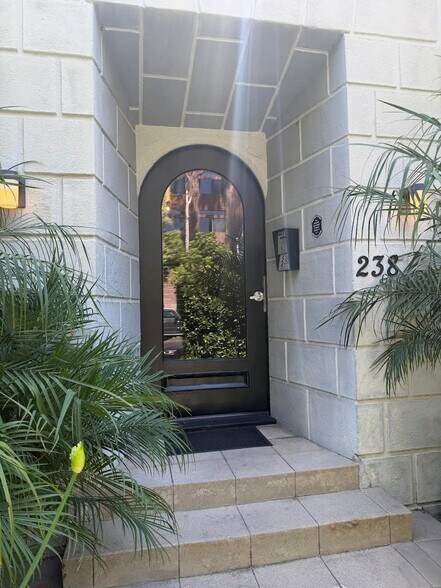 Building Photo - 238 N Clark Dr