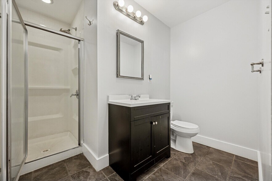 Building Photo - 1703 W Montgomery Ave