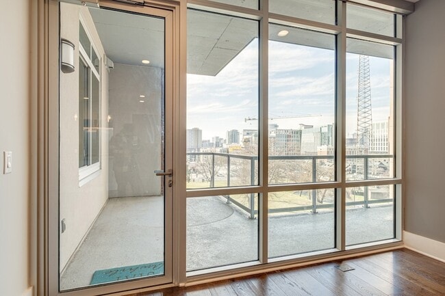 Building Photo - 20 Rutledge St