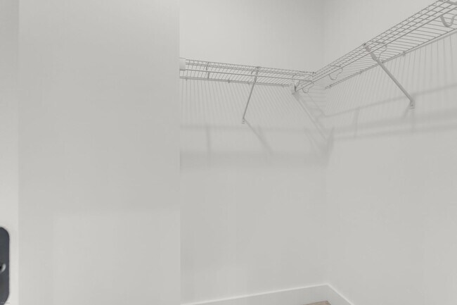 Building Photo - 2304 Delano St