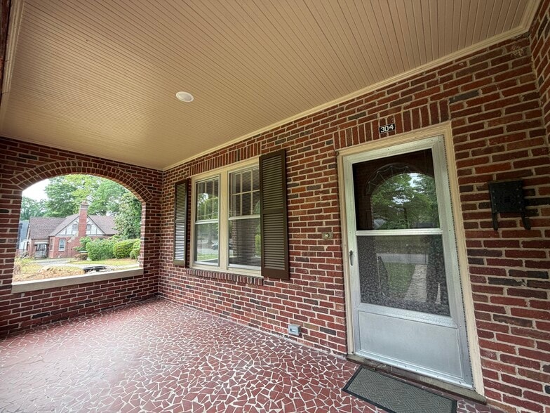 Building Photo - 304 Atlantic Christian Col Dr W
