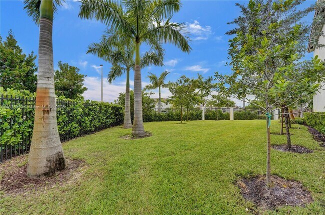 Building Photo - 242 SW 159th Ln