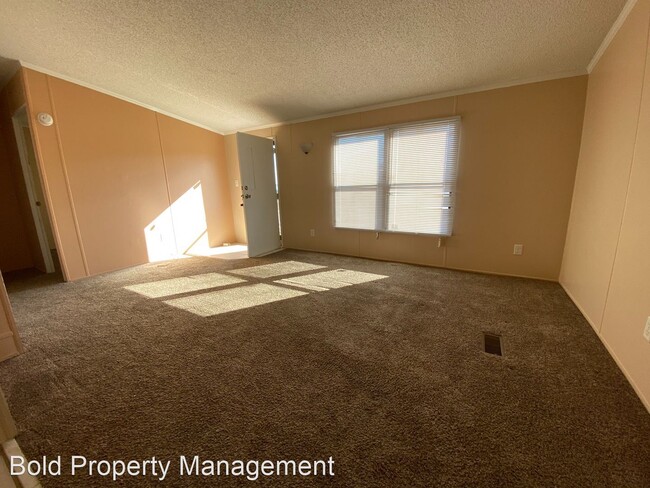 Building Photo - 3 br, 2 bath House - 7 Trailer Dr.