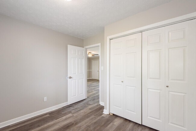 Building Photo - 2832 Vicksburg Ln