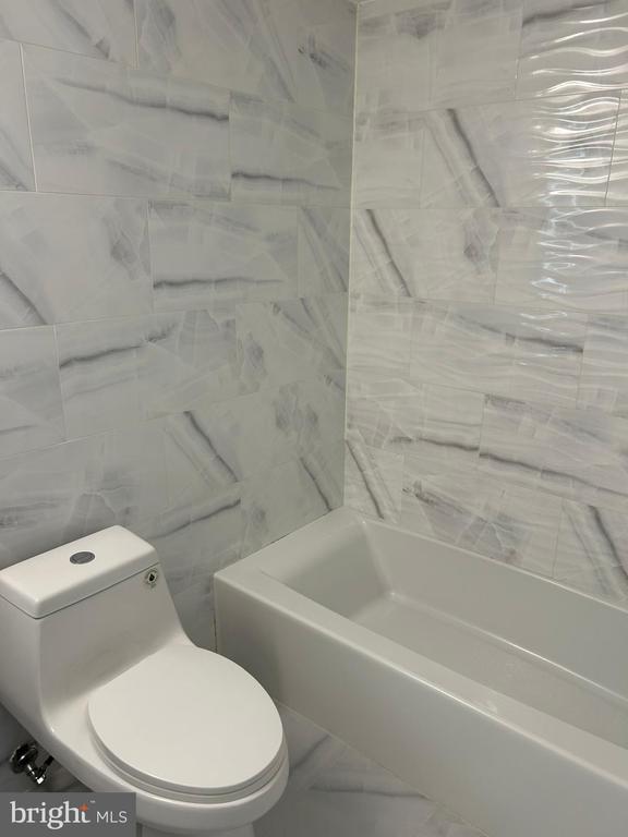 Building Photo - 2027 Jason Dr