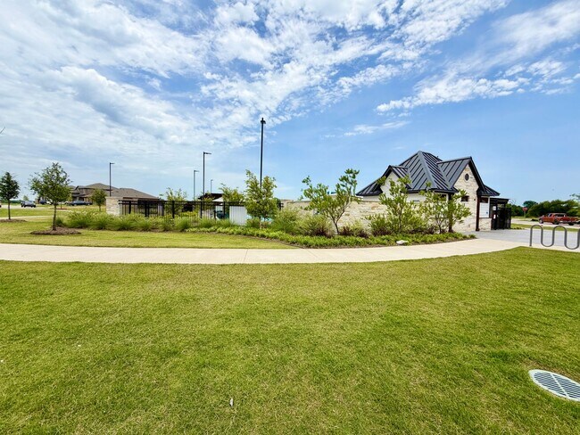 Building Photo - 1116 Riverbrook Ln