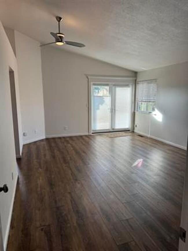 Building Photo - Beautiful single story, 3 bedroom 2 bath home in a gated community!! Available 2/1/26!