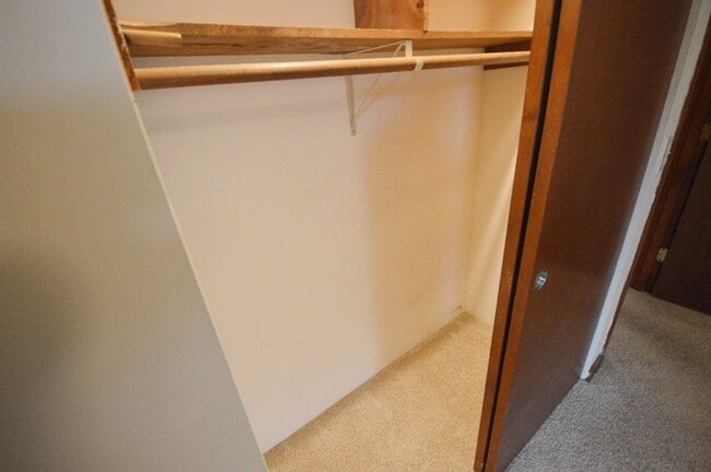 Building Photo - Holden: 2 Bed 1 Bath, Heat & Hot Water Inc...