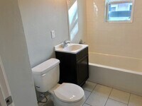 Building Photo - Cute Remodeled Bungalow in the heart of OKC!
