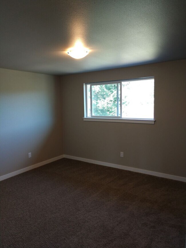 Building Photo - 2235 Electric Ave