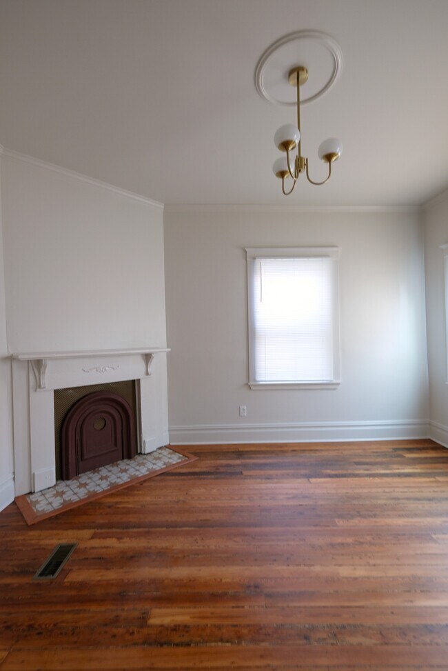 Building Photo - Renovated Historic Home