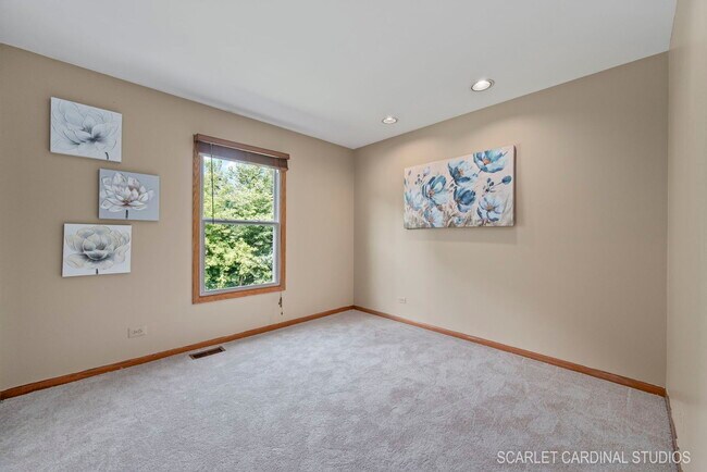 Building Photo - 54 N Royal Oak Dr