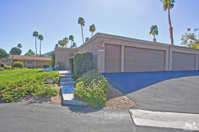 Building Photo - 76975 Roadrunner Dr