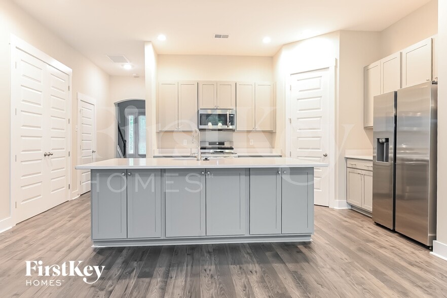 Building Photo - 114 Pecan Dr