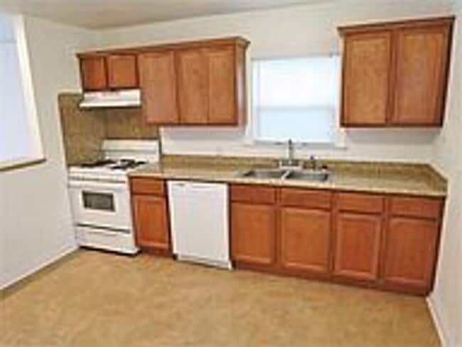 Building Photo - AUG 2026 MOVE IN! UPDATED 2/2 HOUSE IN BRYAN