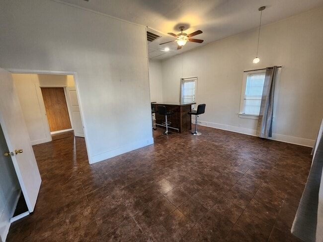 Building Photo - 1182 Navasota St