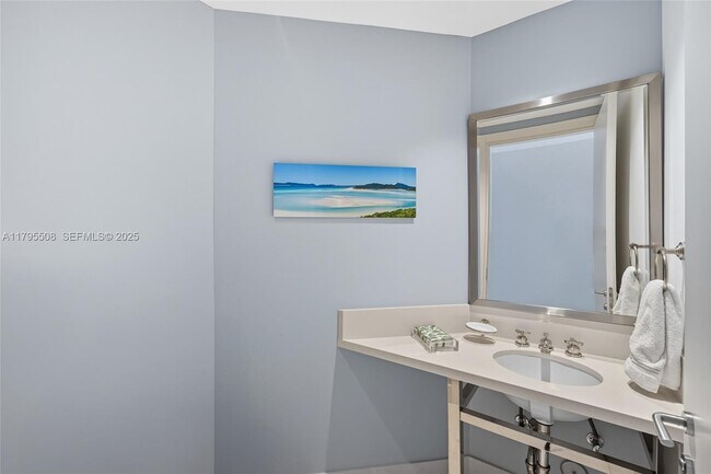 Building Photo - 7141 Fisher Island Dr