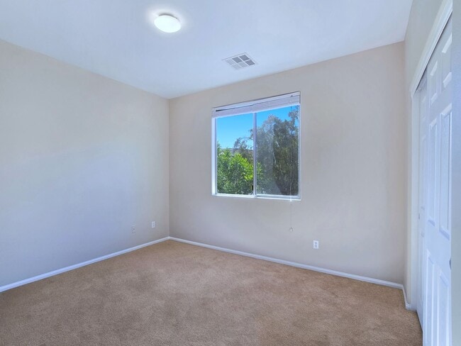 Building Photo - 5389 Hollymead Dr