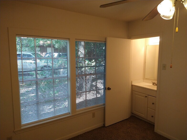 Bedroom with extra vanity - 6040 Cessna Dr