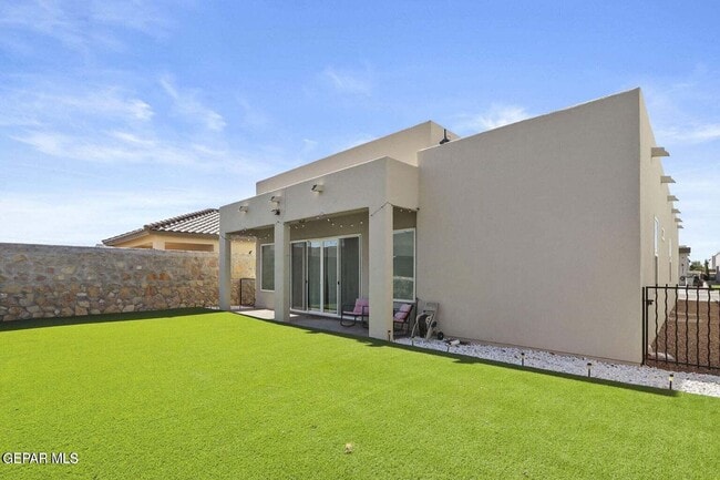 Building Photo - 12312 Desert Palms Ave