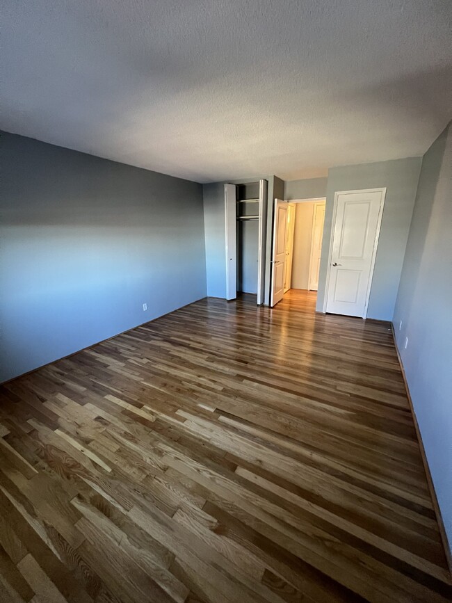 Building Photo - 1BD/1BA Charming Baltimore Condo