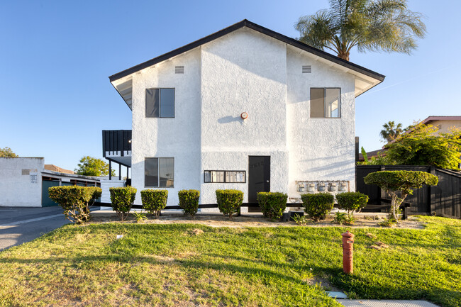 Primary Photo - 3296 Franklin Ave