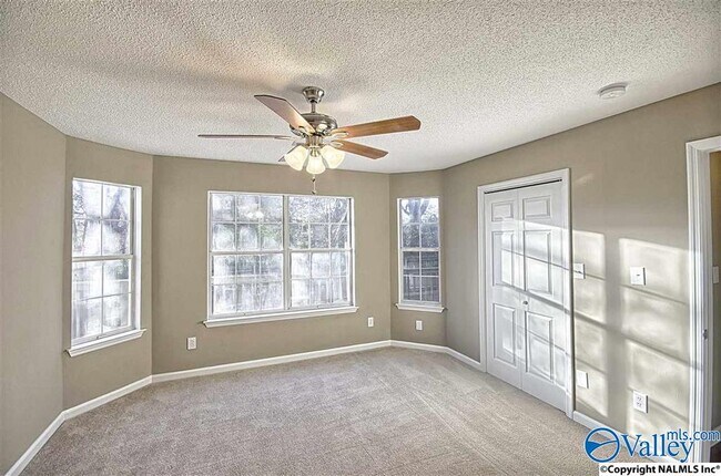 Building Photo - 105 Grey Fawn Trail