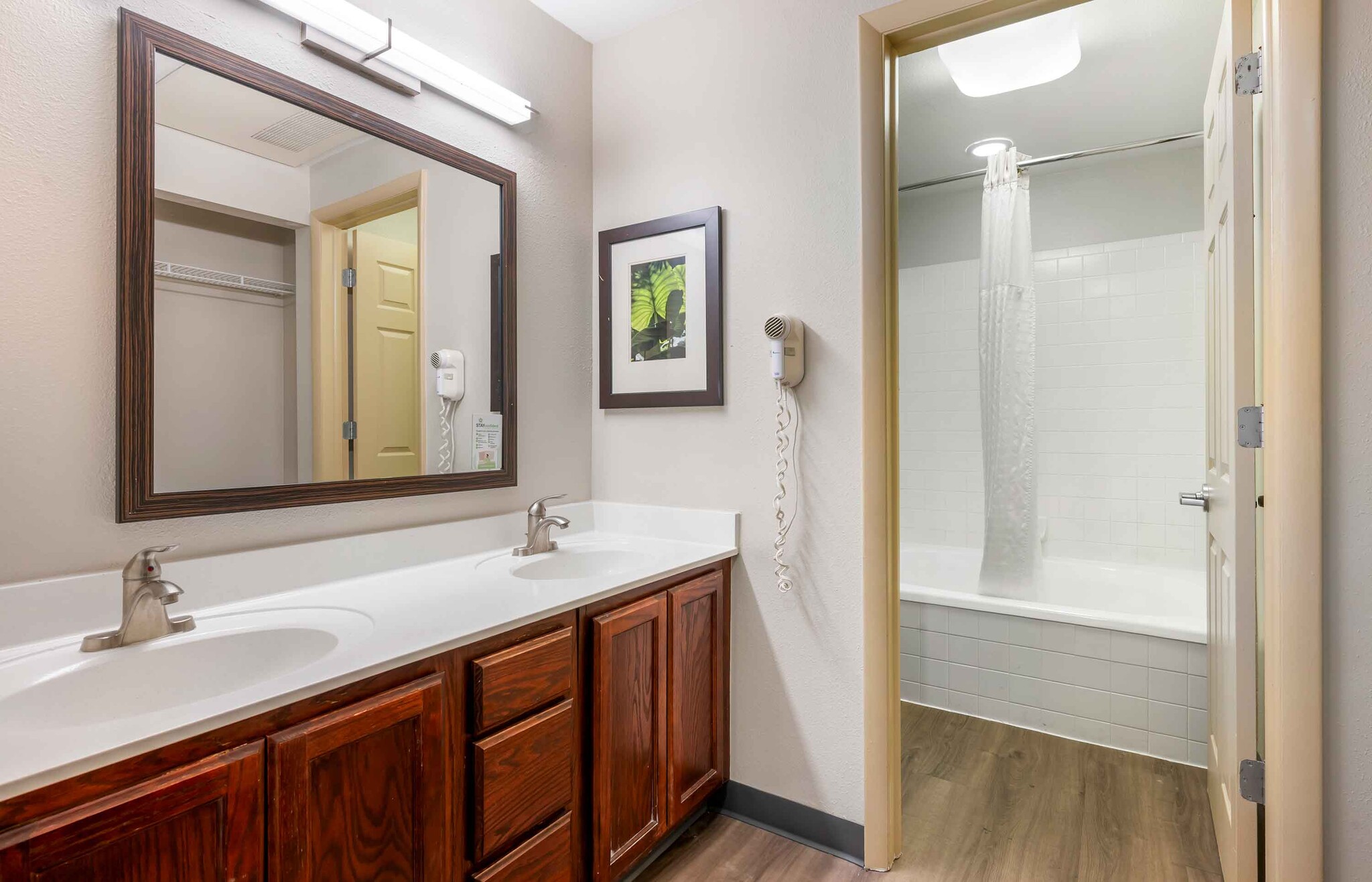 Building Photo - Furnished Studio-Indianapolis - Airport - ...