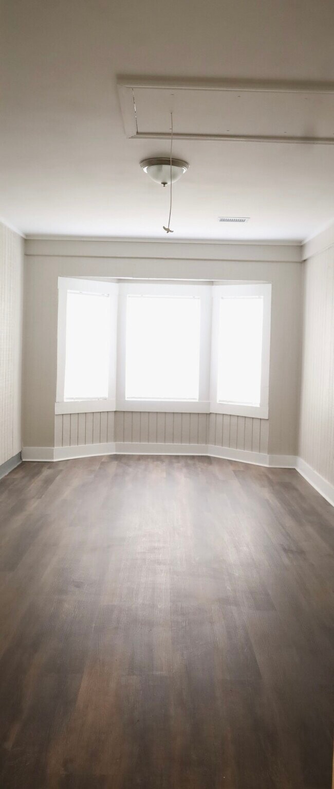 Building Photo - 1731 Sea Isle Rd