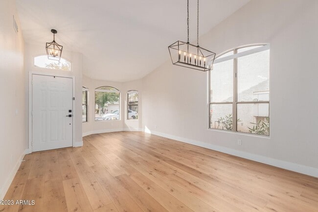 Building Photo - 4 BEDROOM 2.5 BATH 2 STORY LOVELY HOME 2,041 SQ FT SINGLE FAMILY HOME