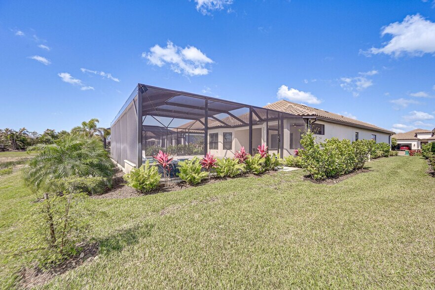 Building Photo - 15140 Pescara St