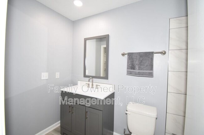 Building Photo - 113 Susan Dr