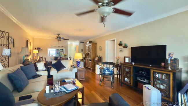 Building Photo - 1200 SW 12th Ct