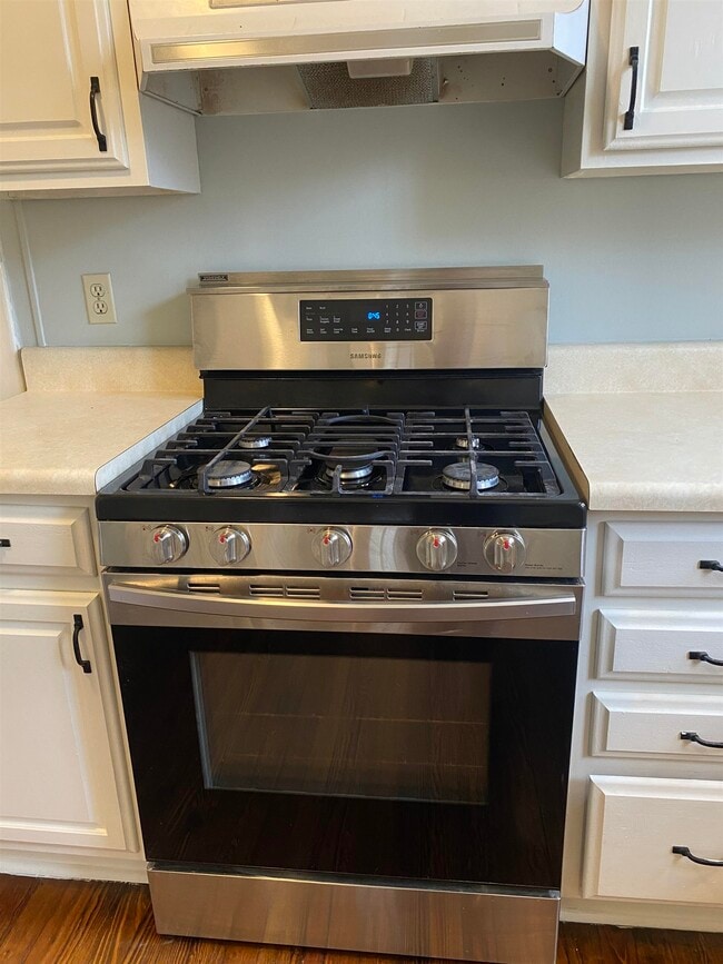 Building Photo - 2307 Evelyn Ave