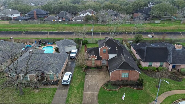 Building Photo - 606 Misty Creek Dr