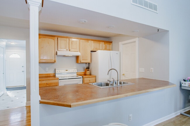 Building Photo - 938 Aberdeen Dr