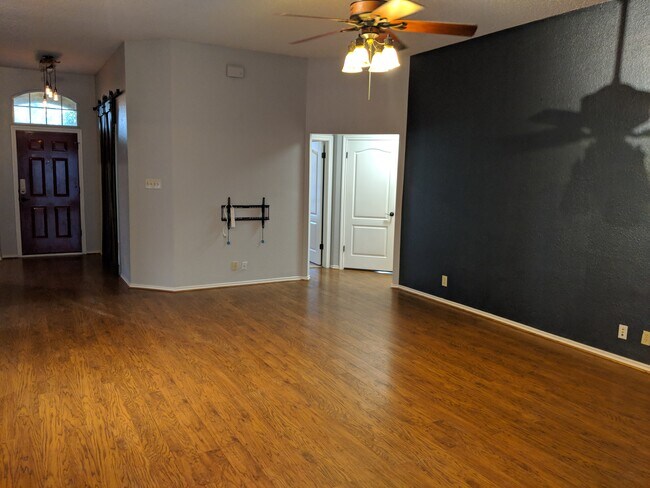 Building Photo - 1308 Meadow Lark Dr