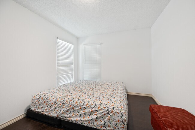 Building Photo - 1823 Mandrill Ln