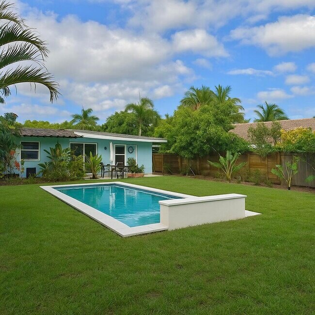 Building Photo - 376 SW 2nd St