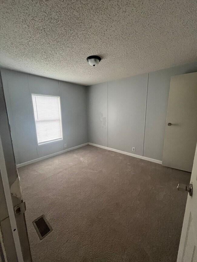 Building Photo - Mobile home for rent