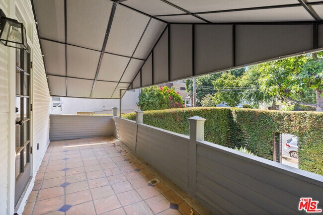 Building Photo - 9014 Harratt St