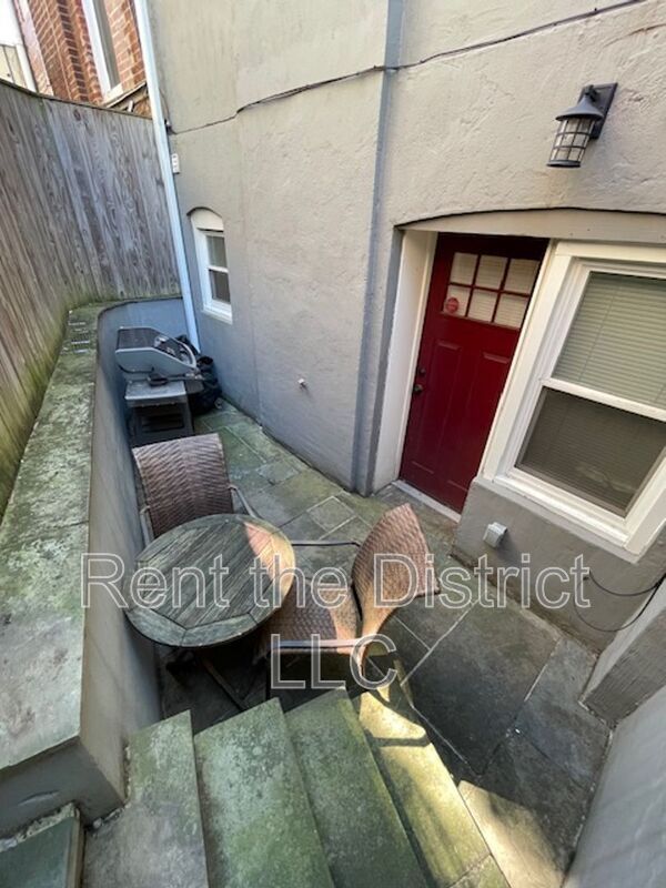 Building Photo - 15 Q St NW