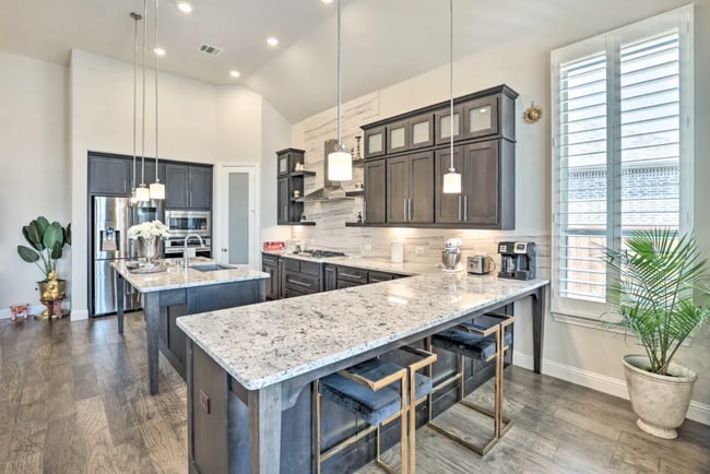 Building Photo - 1563 Jocelyn Dr