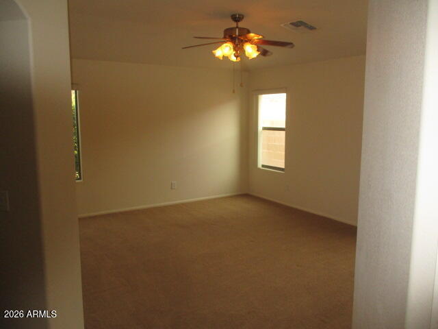 Building Photo - 694 E Saddle Way