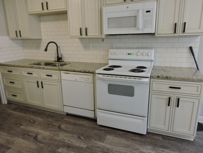 Building Photo - 311 John King Rd