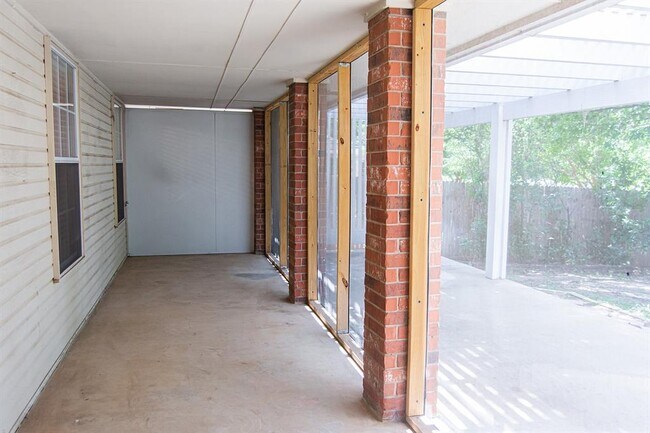 Building Photo - 4016 Bald Eagle Dr