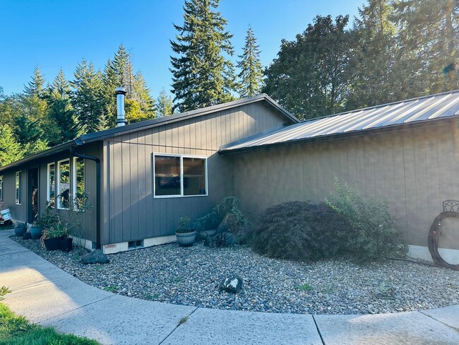 Building Photo - Beautiful Acreage Property