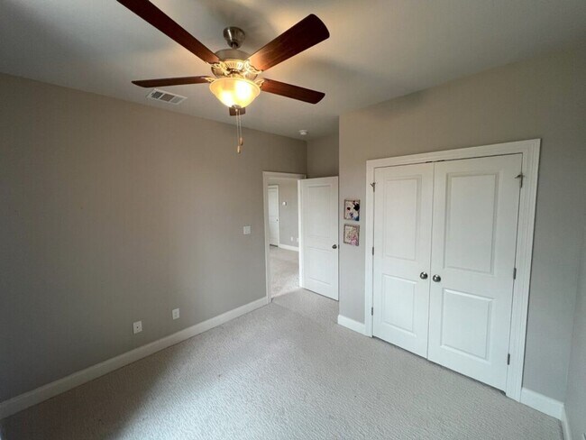 Building Photo - Beautiful 4-Bedroom Home in The Magnificen...