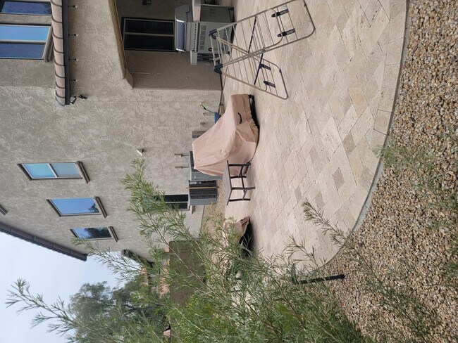 Building Photo - 3826 E Cat Balue Dr