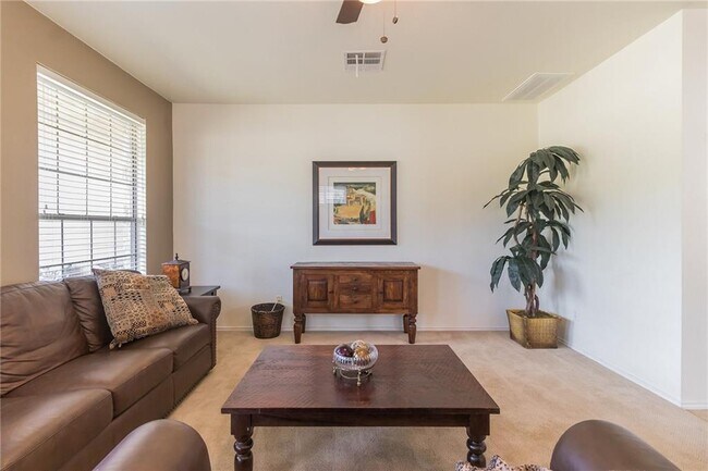 Building Photo - 9201 Brodie Ln